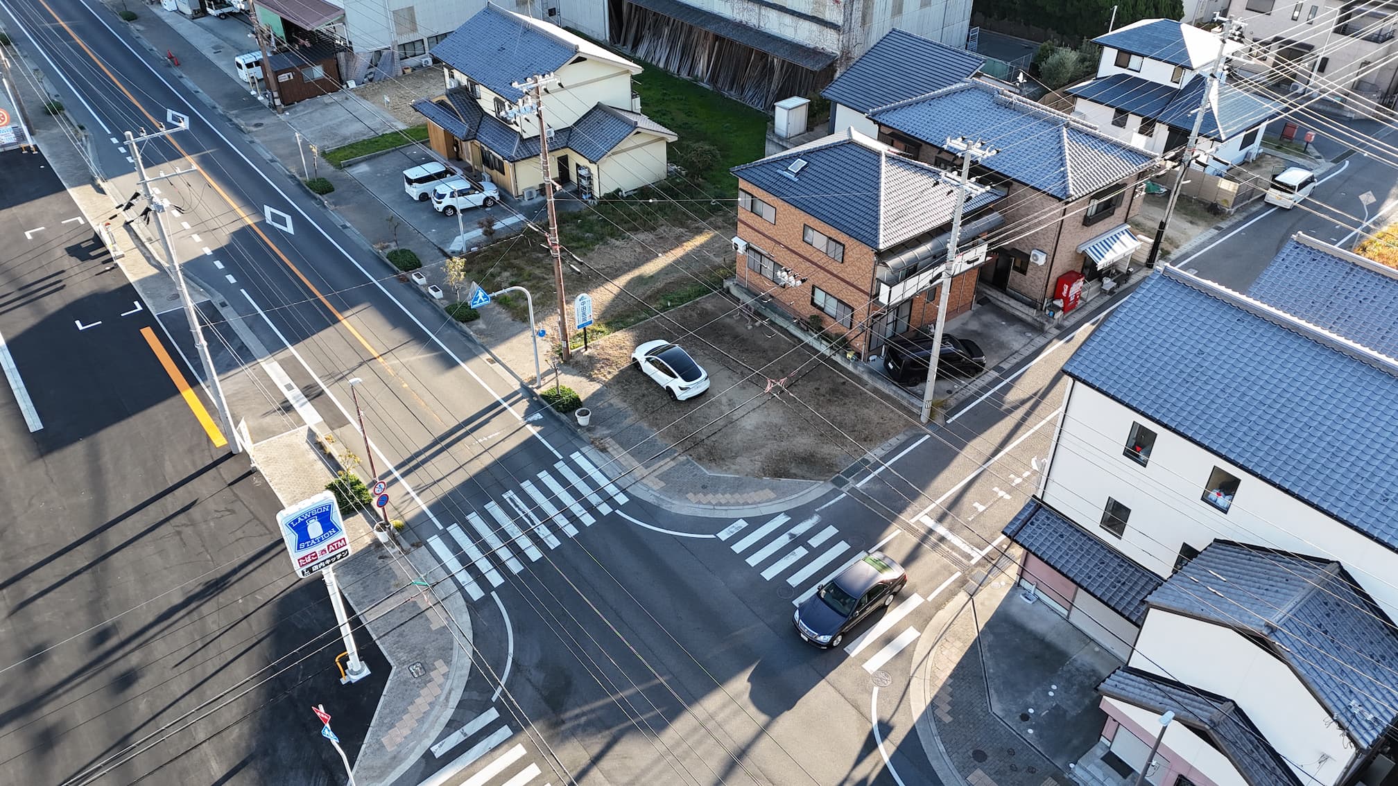 淡路市富島2032・2033 ローソン向かい・県道沿い角地